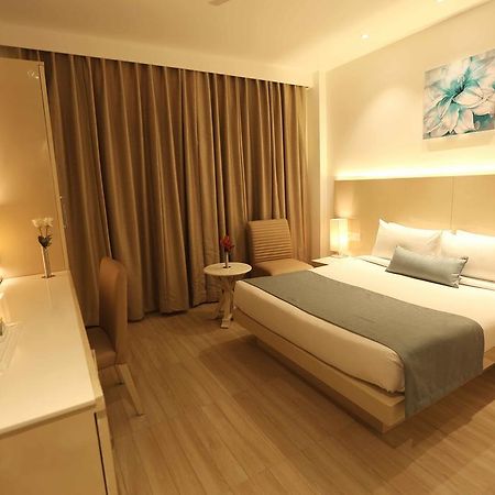 Hotel Shanti Palace West Nowe Delhi Zewnętrze zdjęcie