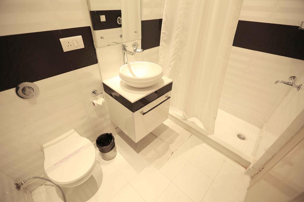 Hotel Shanti Palace West Nowe Delhi Zewnętrze zdjęcie